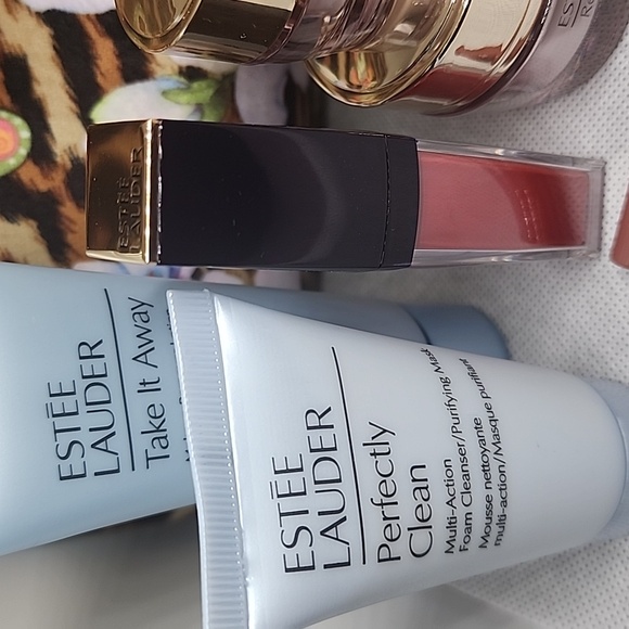 ESTEE LAUDER 10-Piece Cosmetic Set Bag Included. (NWOT ) Never Used - Picture 2 of 6